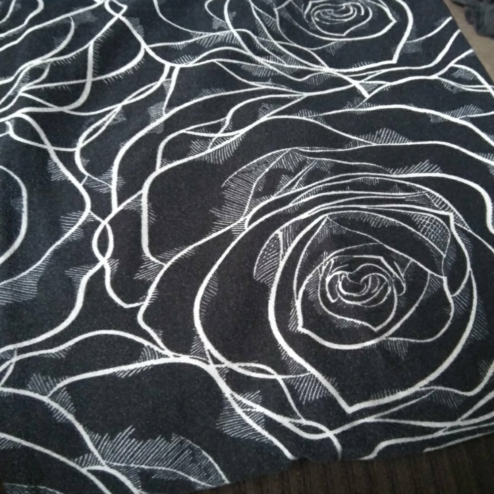 Unicorn Lularoe Tc roses